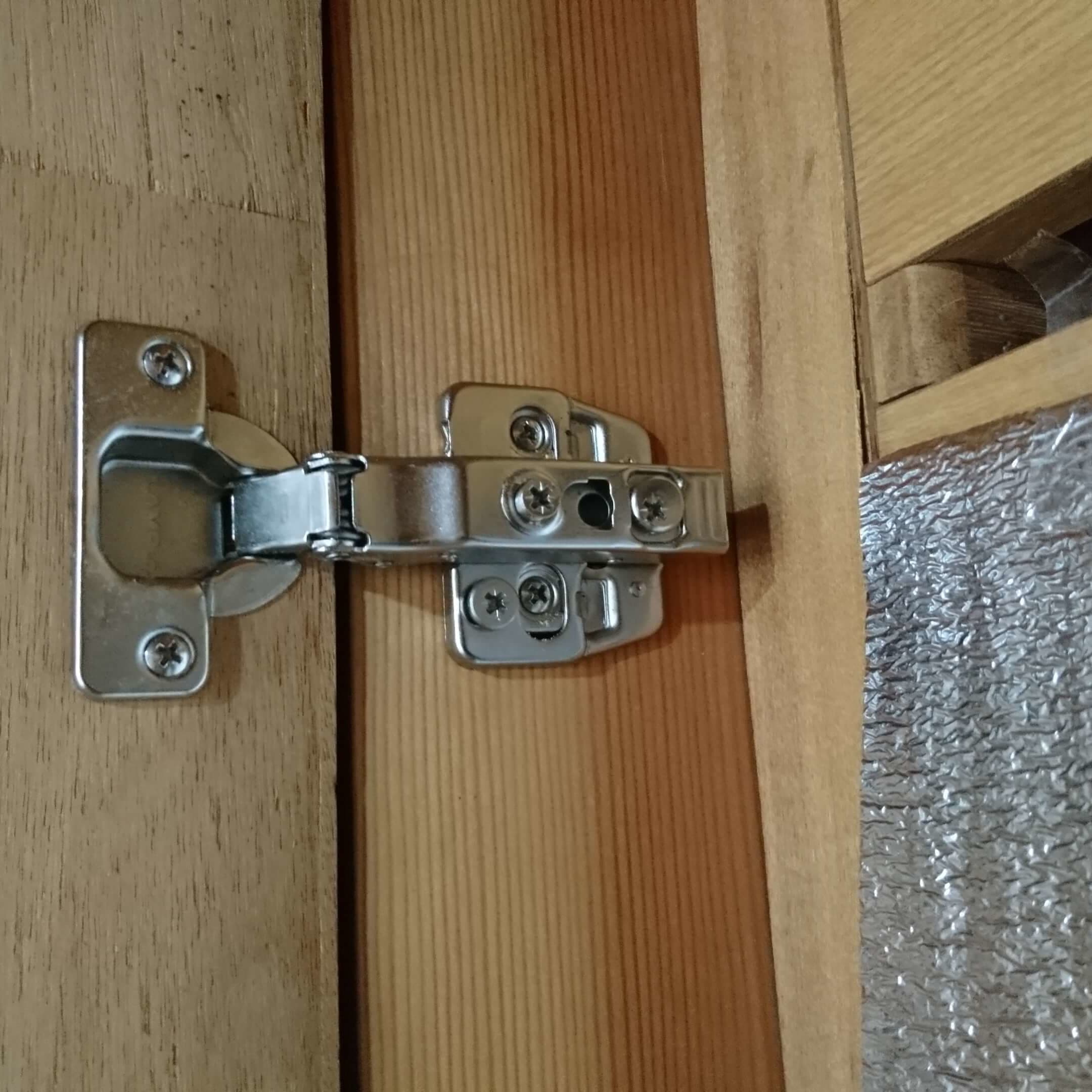 蝶番の調整・交換 名古屋市中区 | 蝶番の調整・交換なら建具修理の窓口名古屋市中区